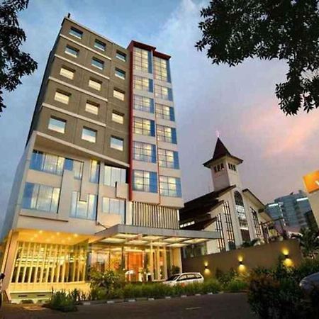 V Hotel Tebet Yakarta Exterior foto