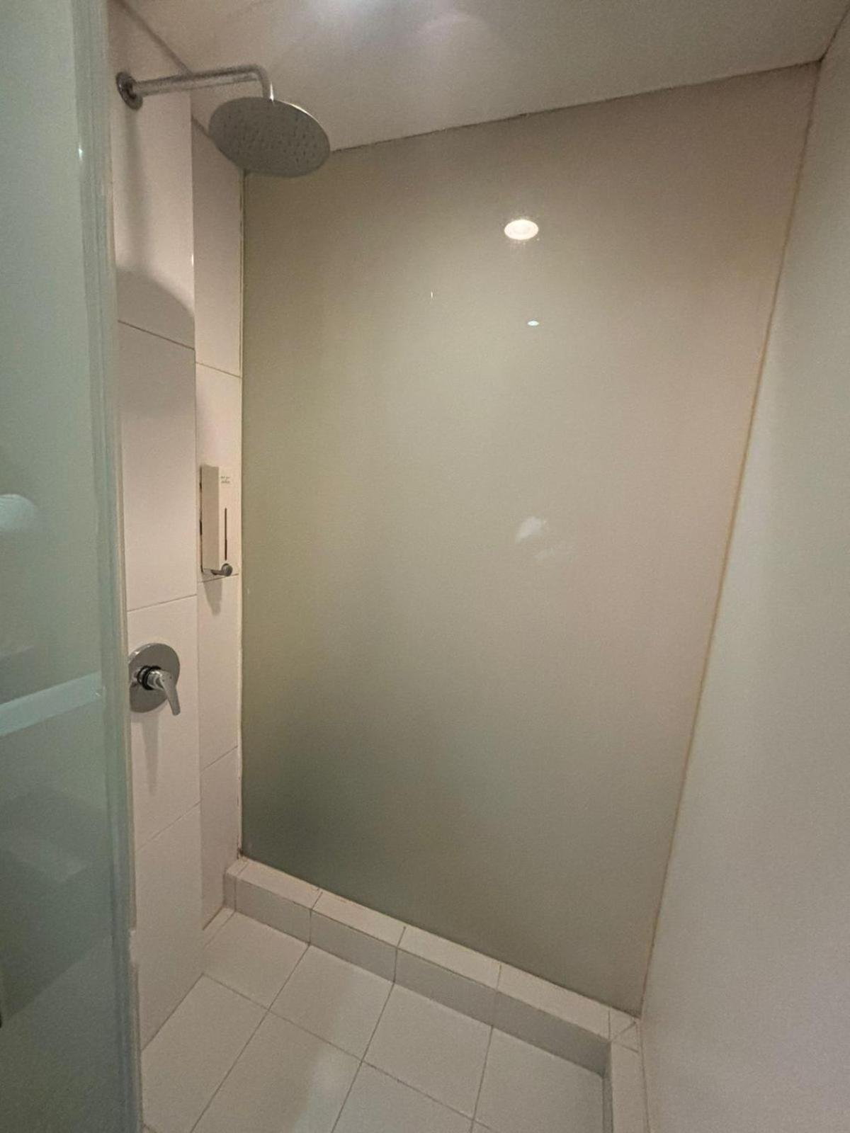 V Hotel Tebet Yakarta Exterior foto
