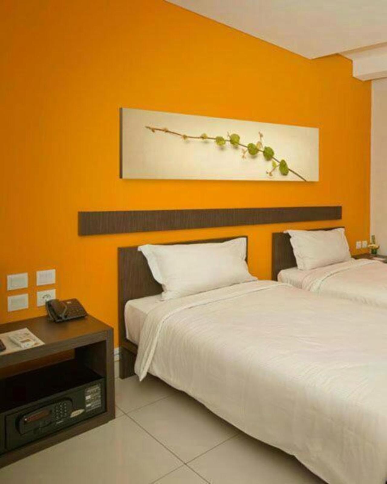 V Hotel Tebet Yakarta Exterior foto