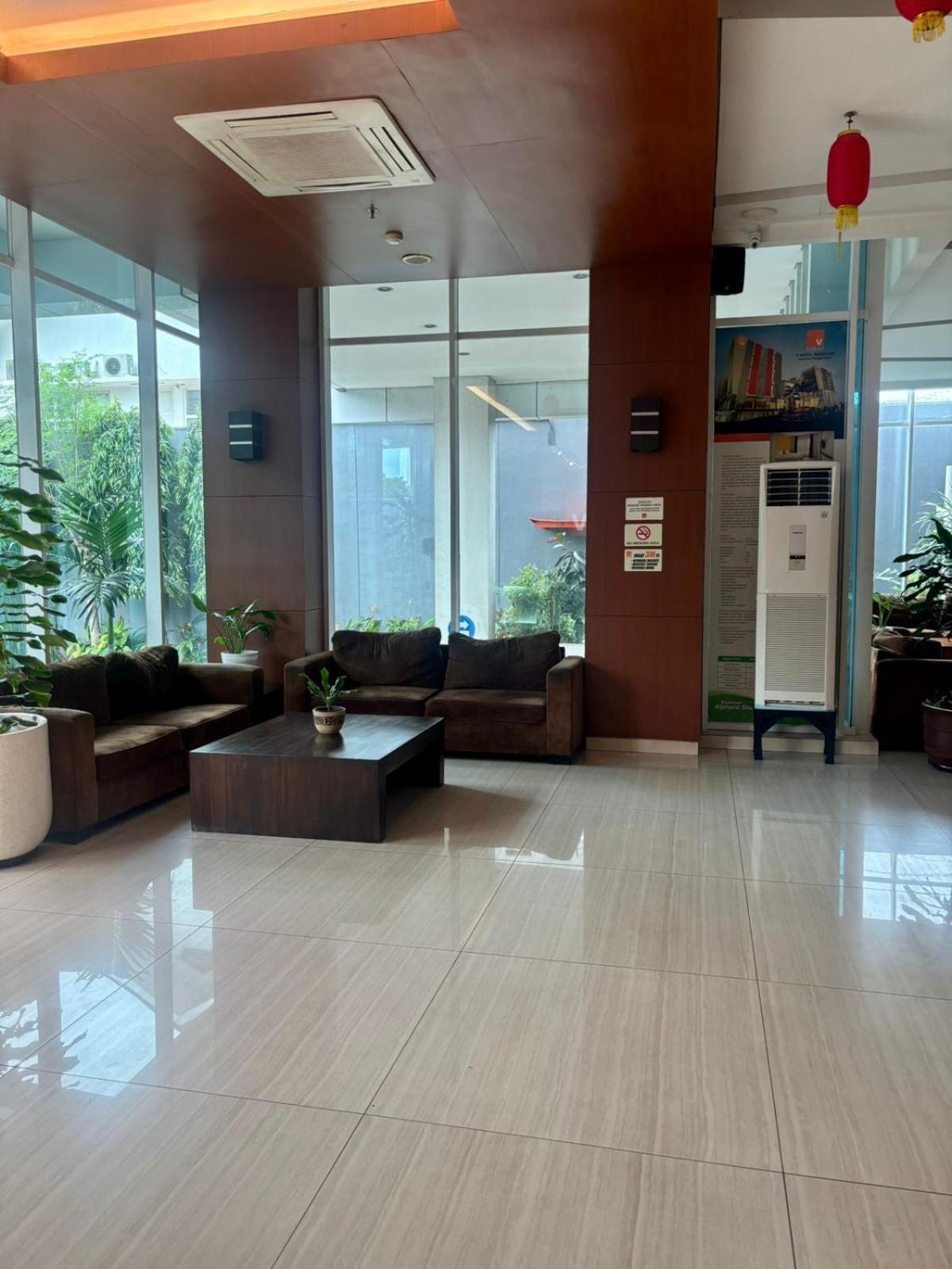V Hotel Tebet Yakarta Exterior foto