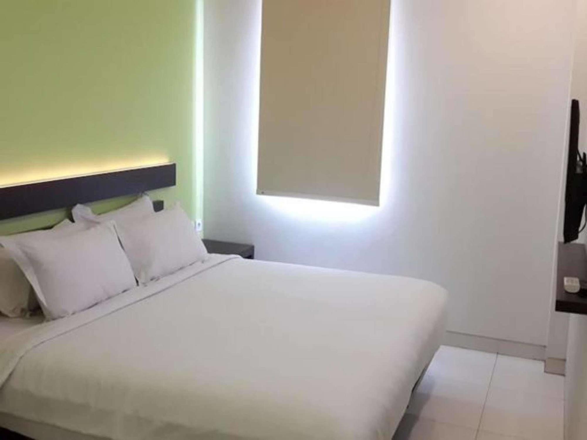 V Hotel Tebet Yakarta Exterior foto